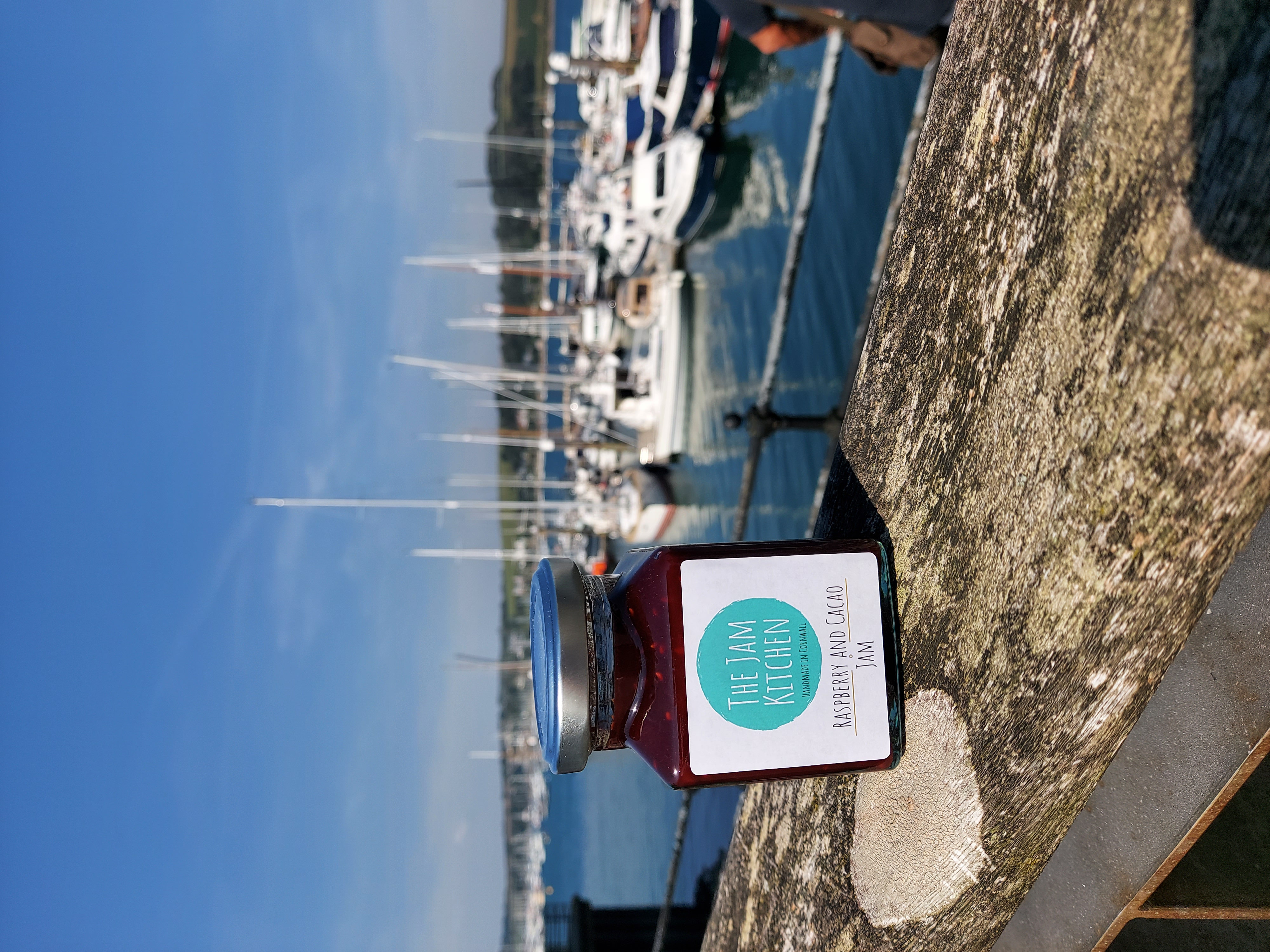 Raspberry and cacao jam by the sea